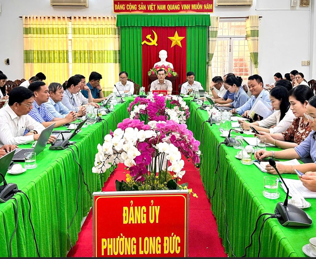 Thường trực Đảng ủy phường Long Đức tổ chức Hội nghị trực tuyến quán triệt Nghị quyết đại hội Đảng bộ tỉnh lần thứ I, nhiệm kỳ 2025-2030