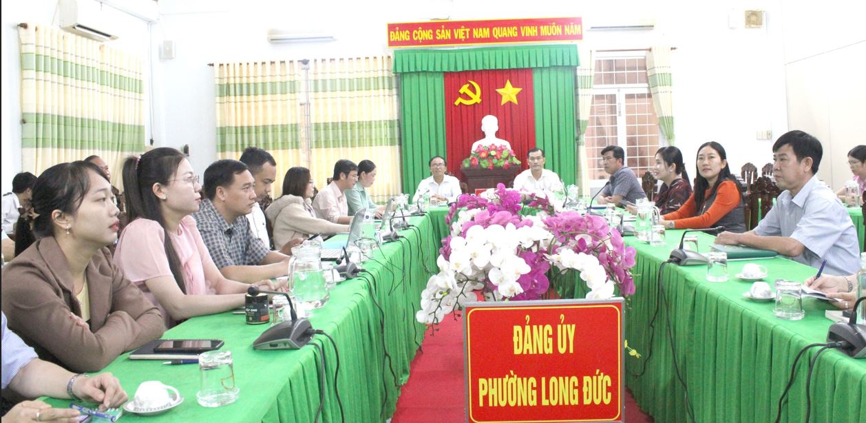 Phường Long Đức tổ chức Hội nghị trực tuyến do Ban Nội chính Trung ương tổ chức